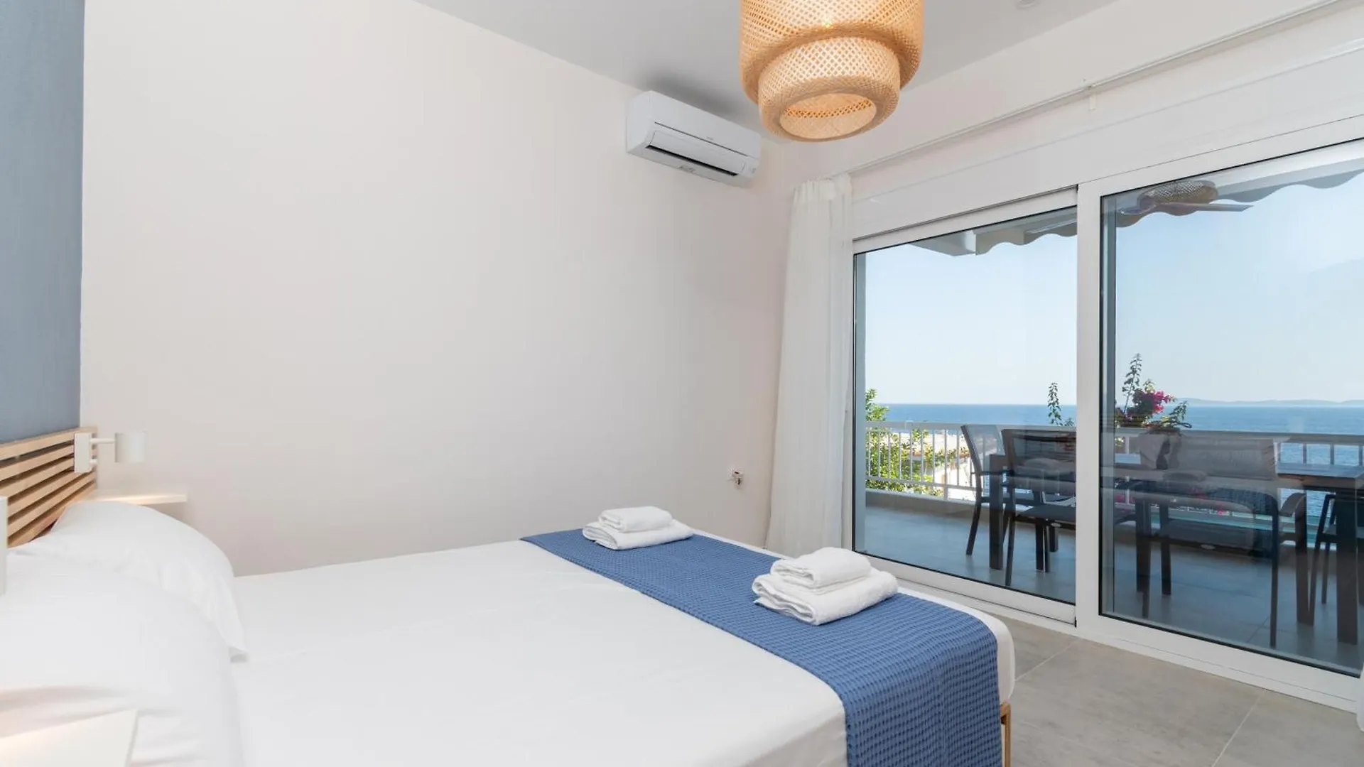Apartment Sandra Seaview Suites Néos Marmarás