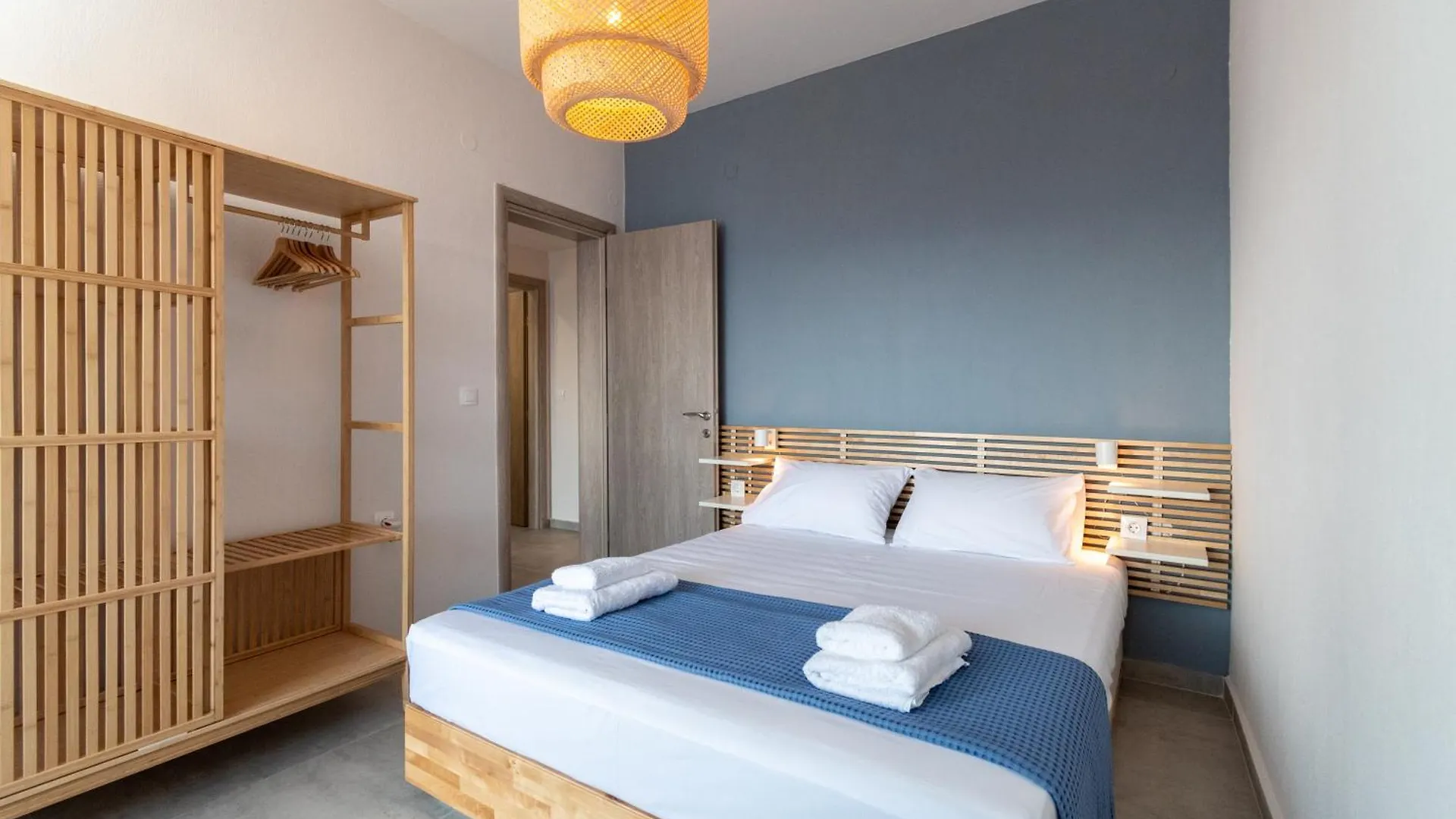 Sandra Seaview Suites Néos Marmarás Griechenland