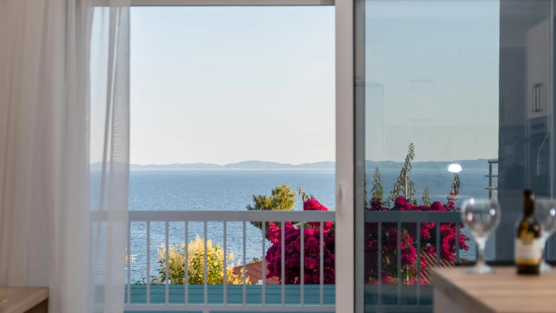 Apartment Sandra Seaview Suites Néos Marmarás Griechenland