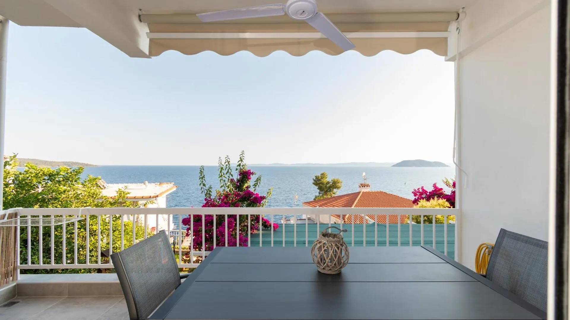 Apartment Sandra Seaview Suites Néos Marmarás