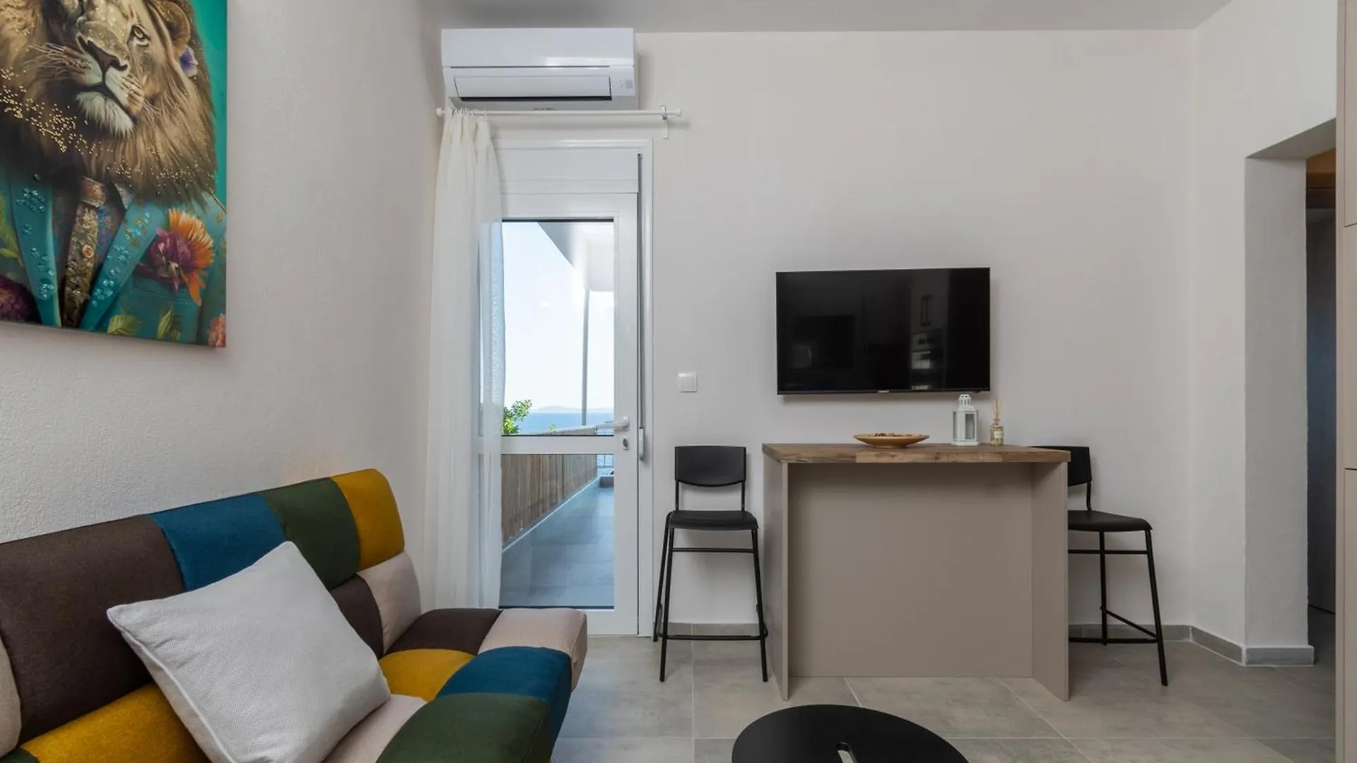 Sandra Seaview Suites Neos Marmaras