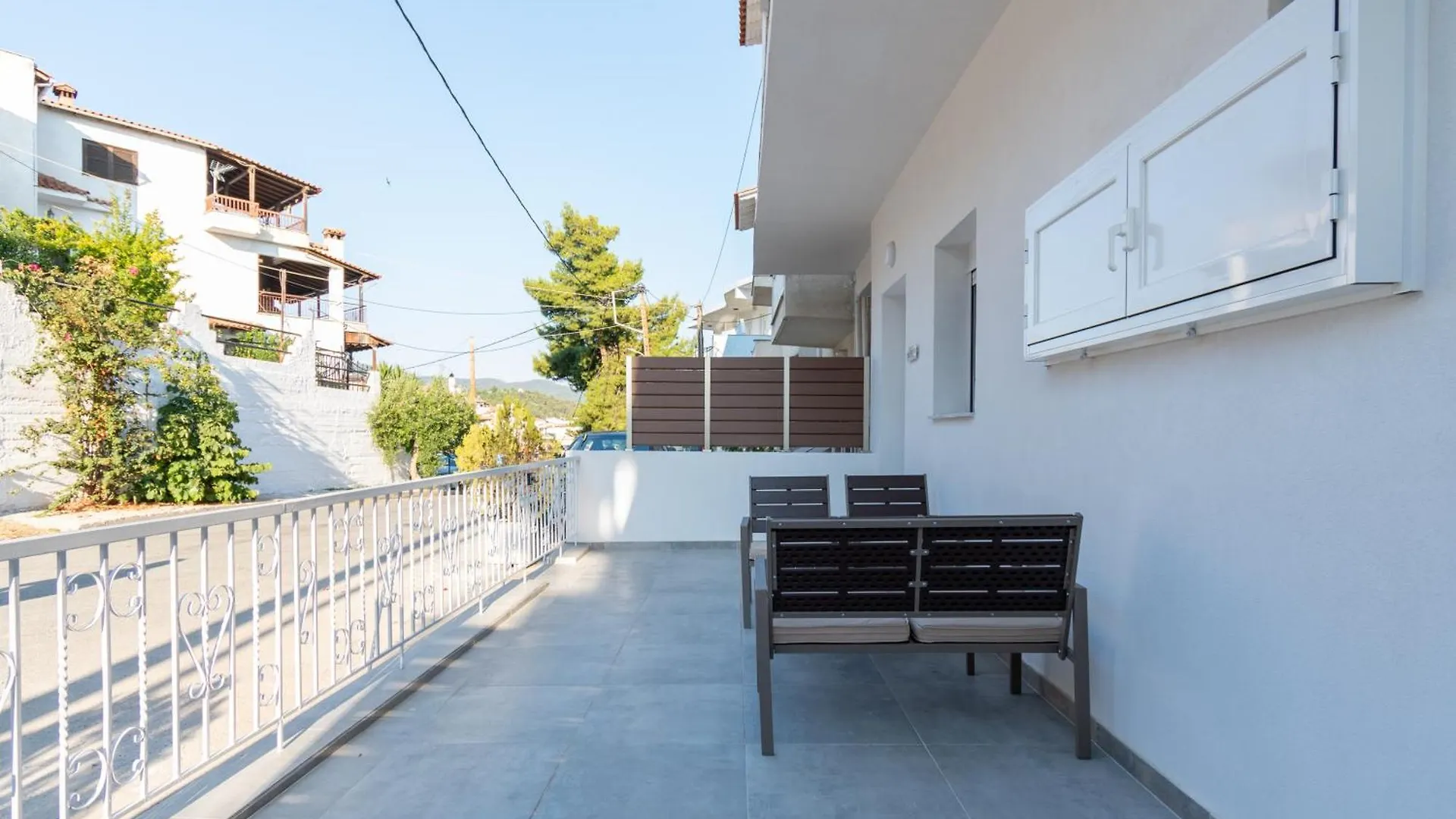 Sandra Seaview Suites Neos Marmaras