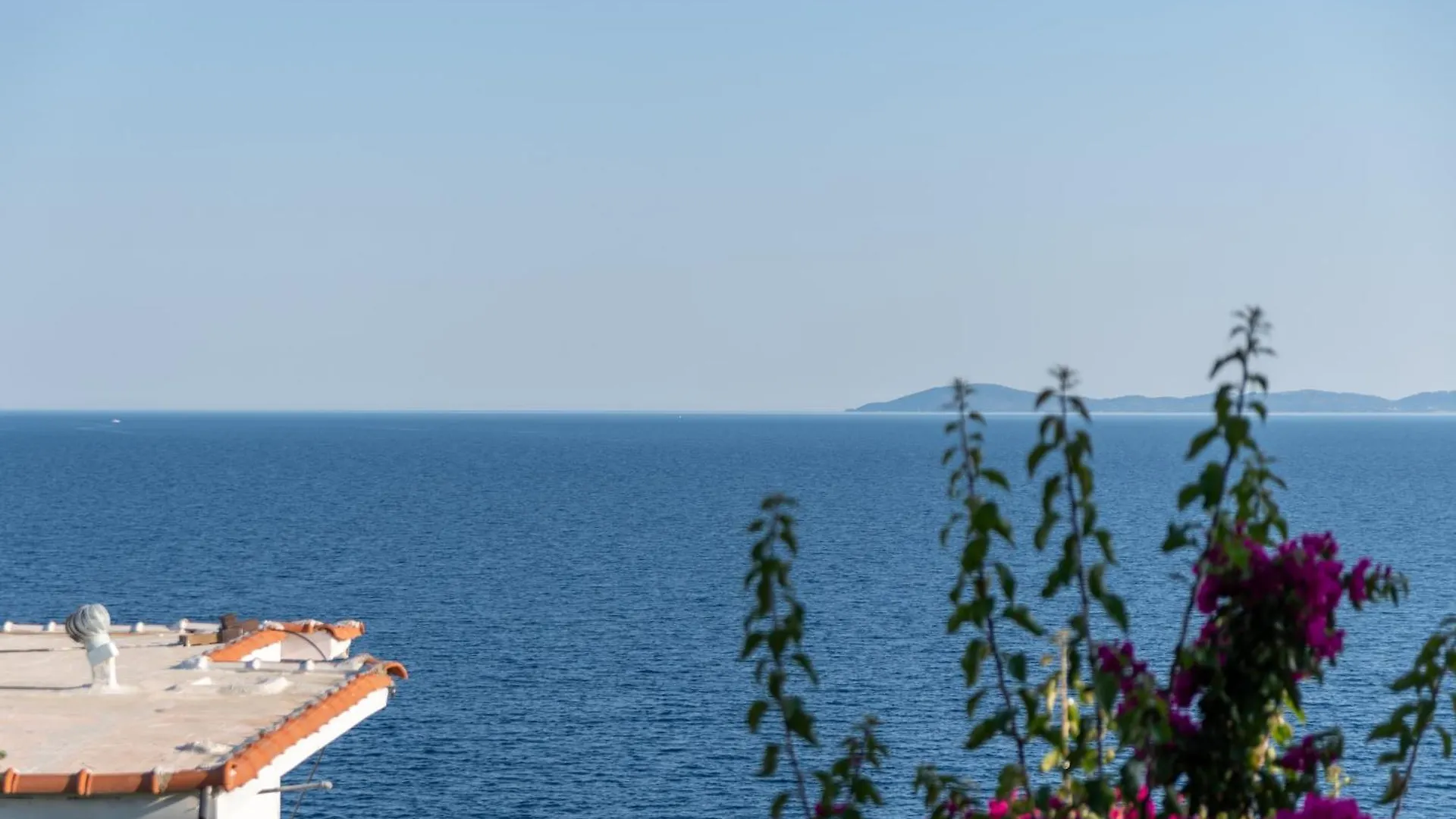 Sandra Seaview Suites Neos Marmaras Apartment