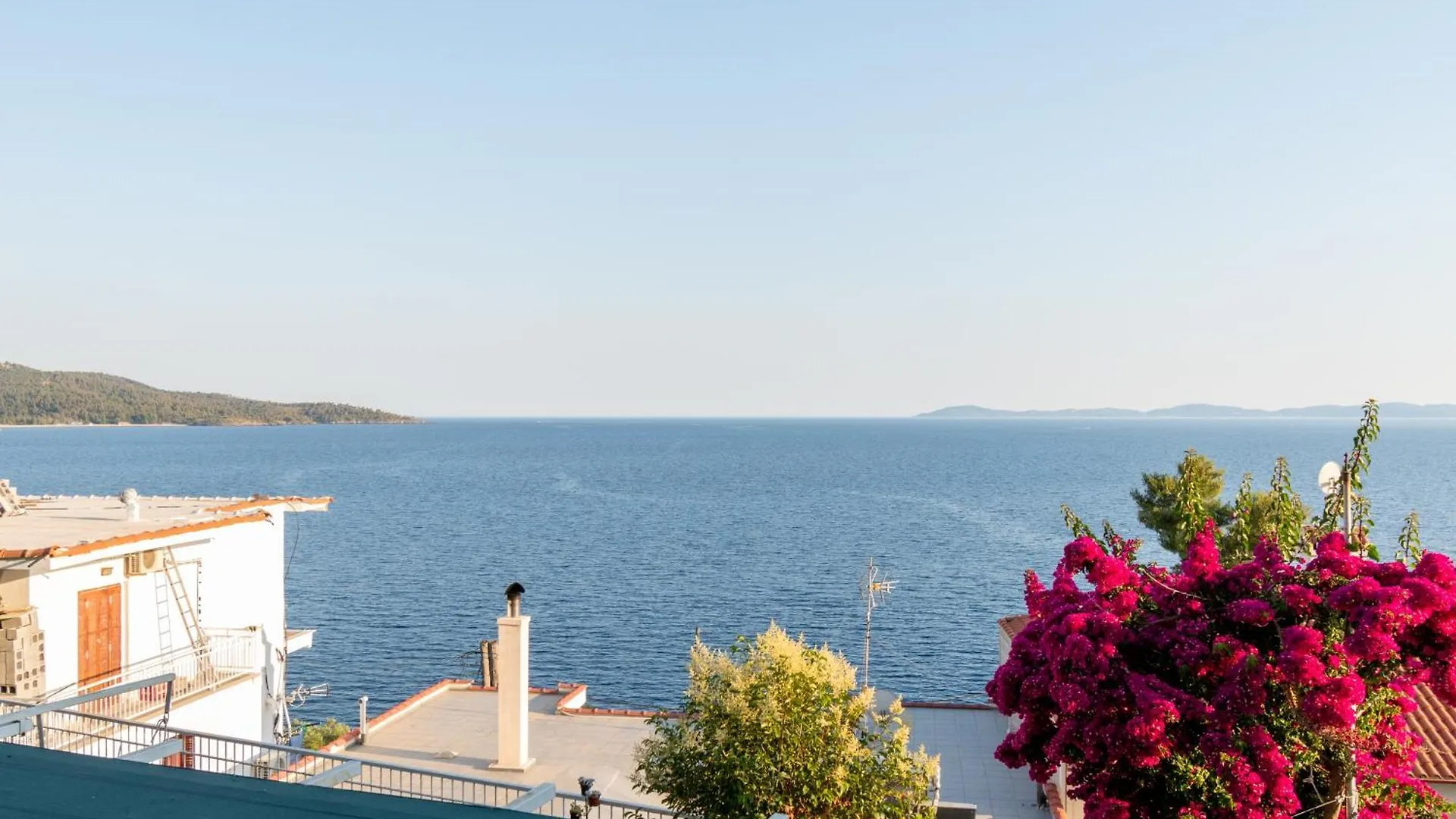 Sandra Seaview Suites Neos Marmaras Apartment