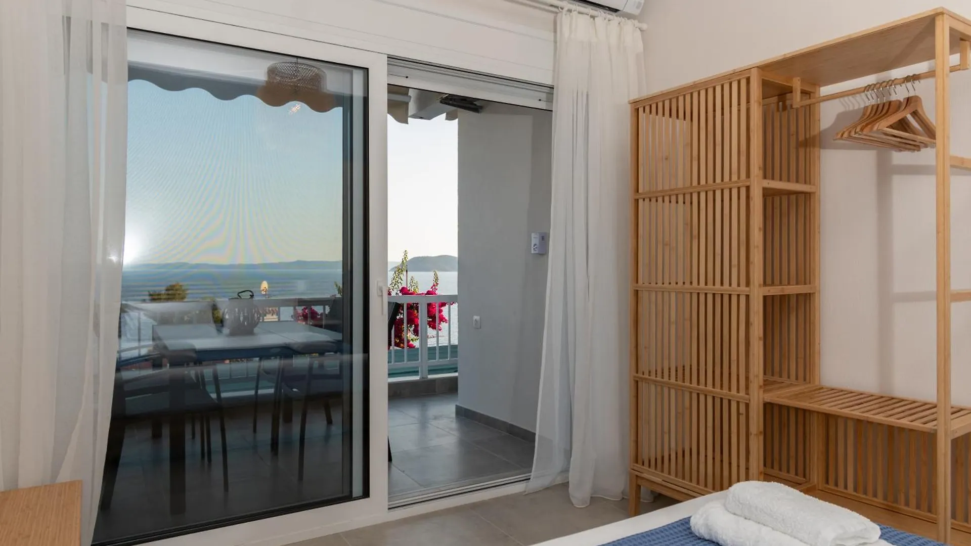 Apartment Sandra Seaview Suites Neos Marmaras